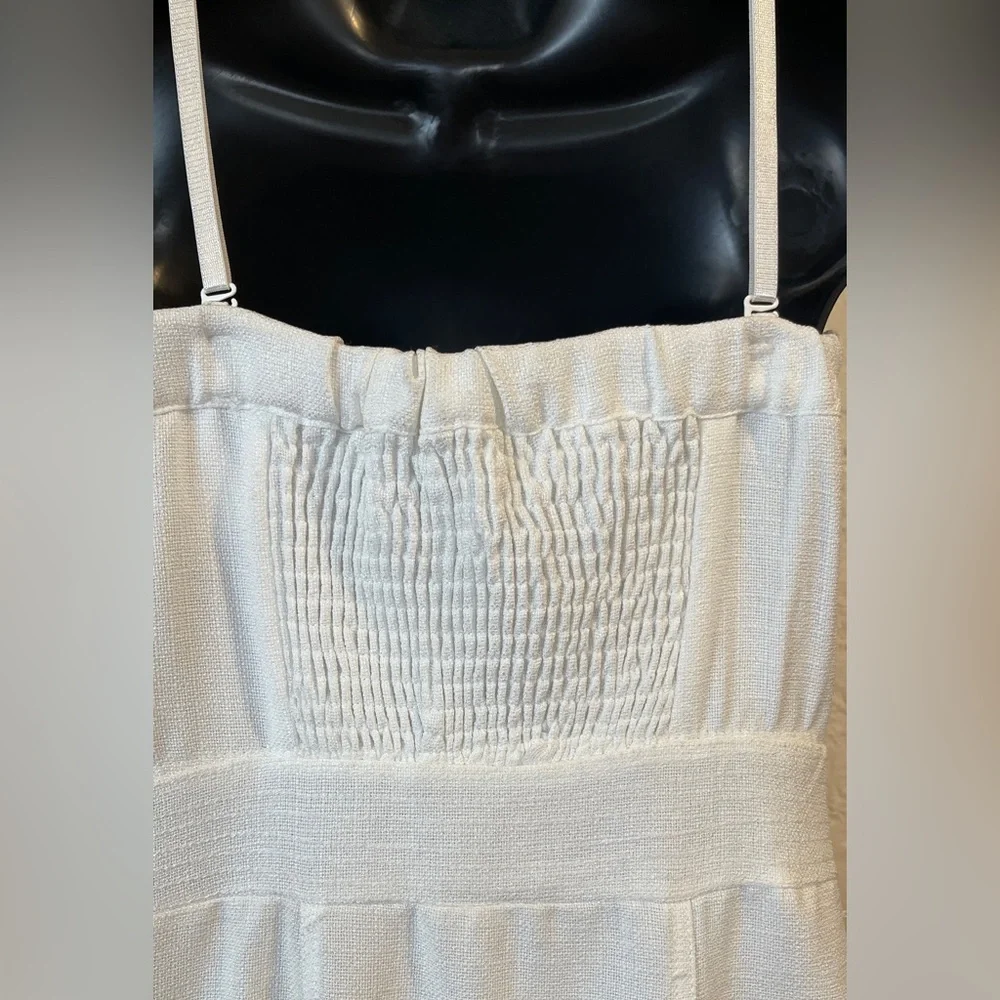 XOXO White with Green/Gold Pocket Embellishments‎ - Picture 3 of 11